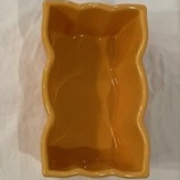 2006 Chantal Talavera 93-TVLF14-5 Yellow 2 Cup rectangular Scalloped Baking Dish - Picture 3 of 6